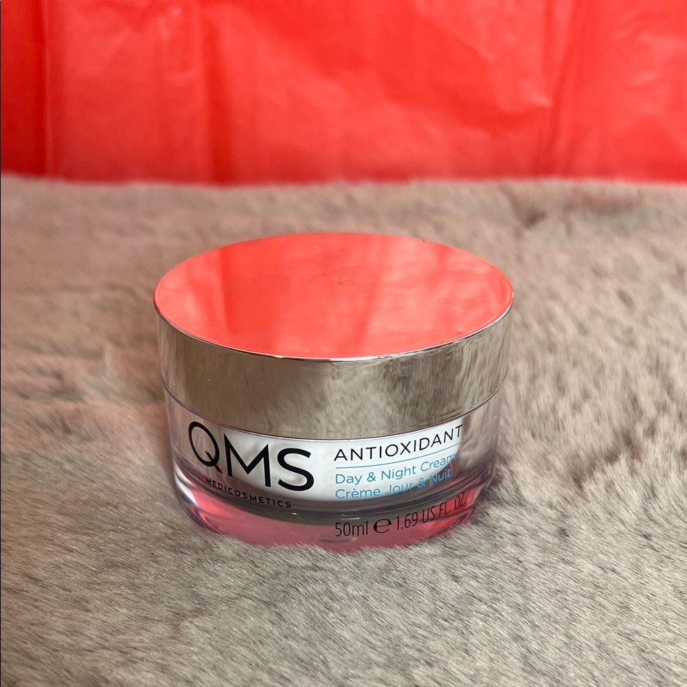 QMS Antioxidant Day & Night Cream - Silver and White